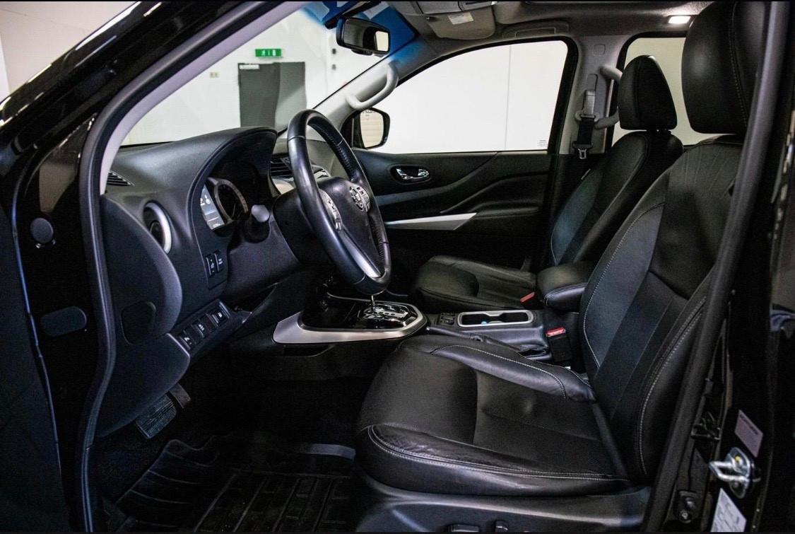 Nissan Navara 2.3 dCi 190 CV 7AT 4WD Double Cab N-Connecta