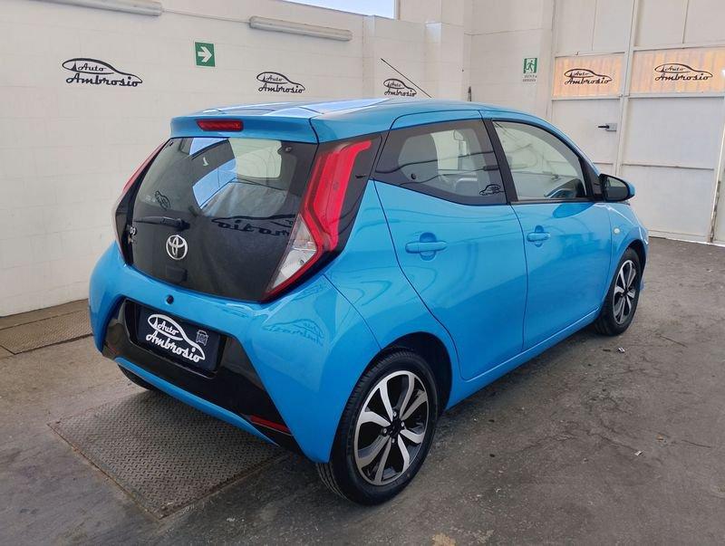 Toyota Aygo Connect 1.0 VVT-i 72 CV 5 porte x-cool