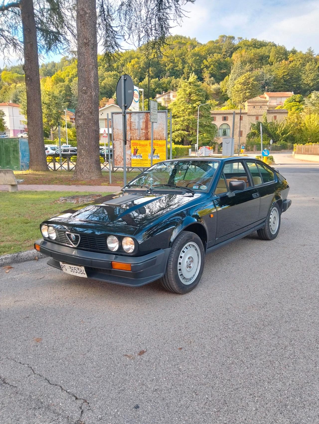 Alfa Romeo GTV 2500 v6