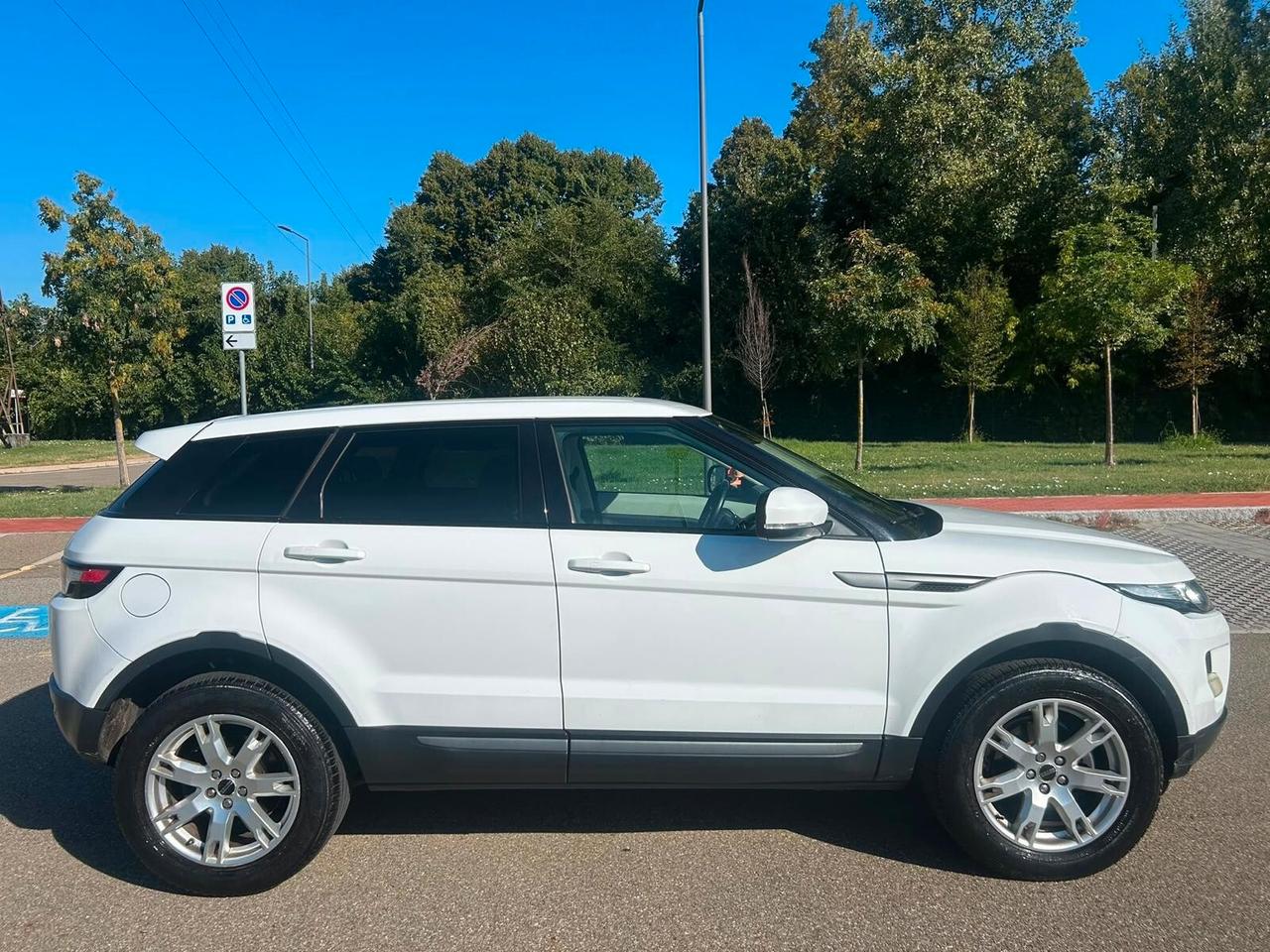 Land Rover Range Evoque 2.2 TD4 5p. Prestige