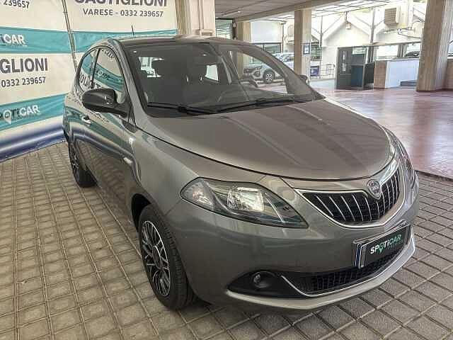 Lancia Ypsilon Platino 1.0 Hybrid 70 cv - usata