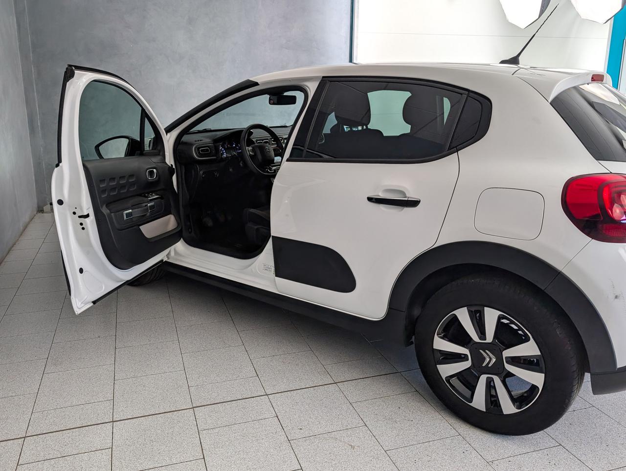 Citroen C3 1.2 puretech 83cv Shine