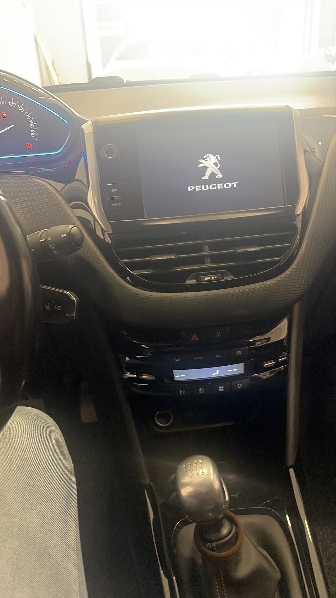 Peugeot 2008 BlueHDi 120 S&S Black Matt Limited Edition