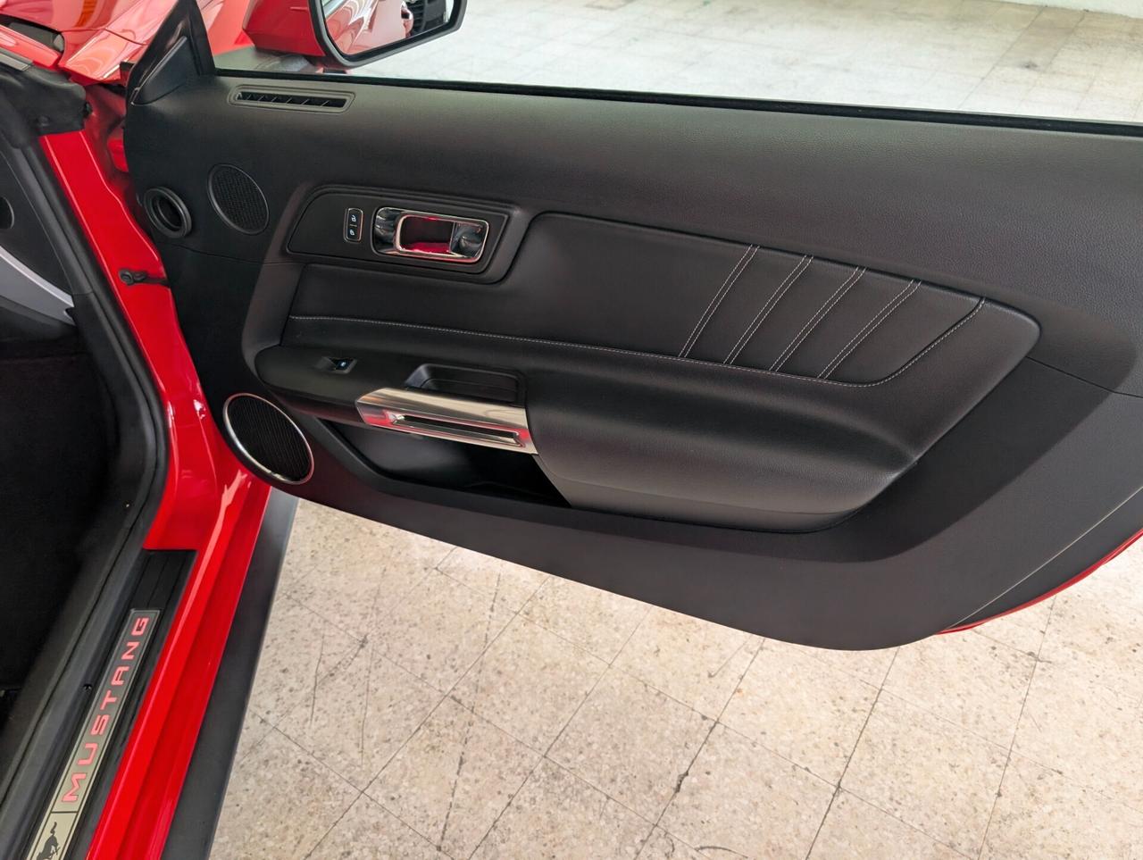 Ford Mustang Fastback 5.0 V8 TiVCT GT MANUALE