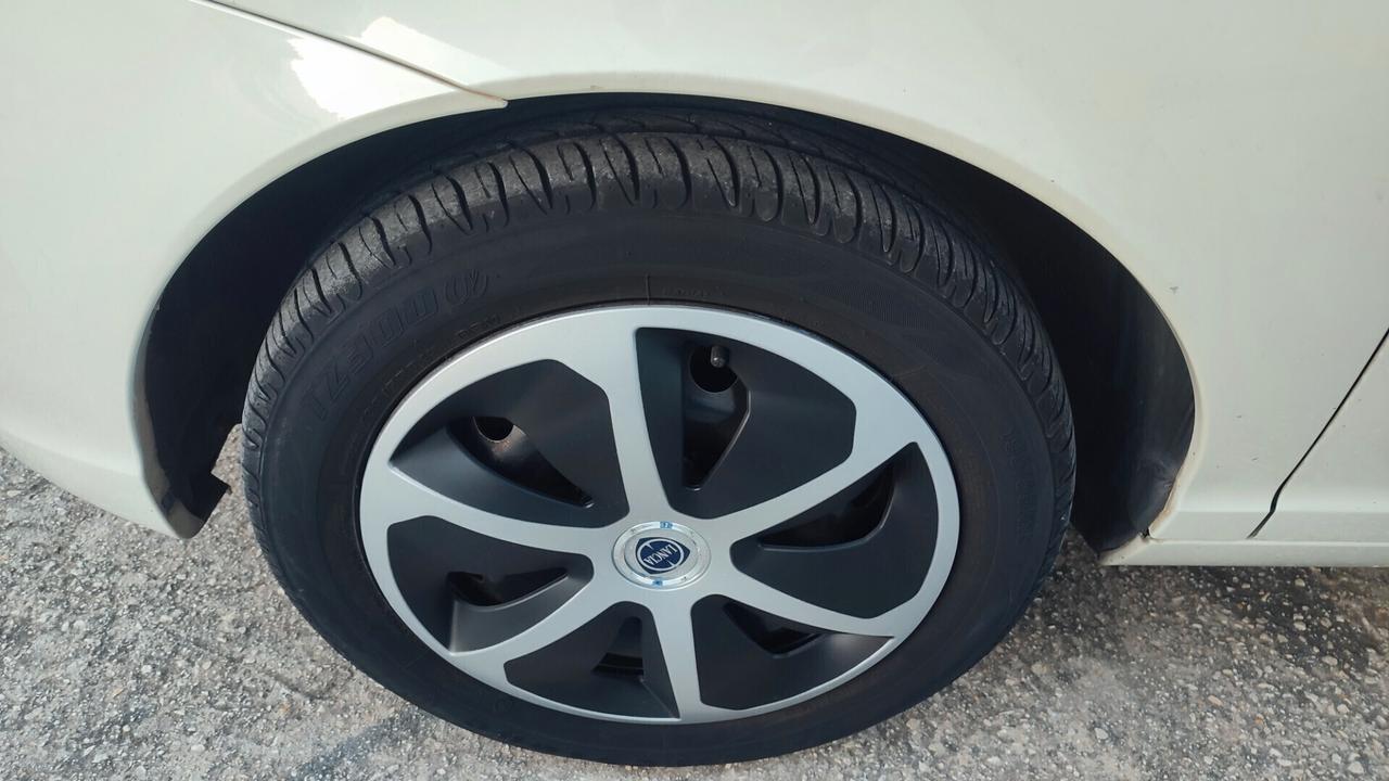 Lancia Ypsilon 1.2 Oro