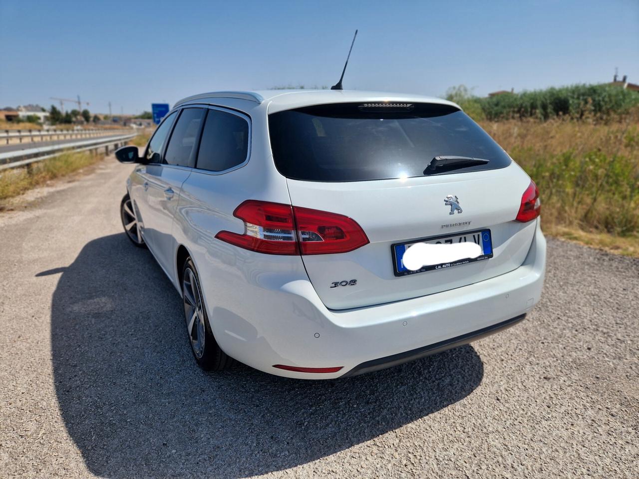 Peugeot 308 BlueHDi 120 S&S SW Allure