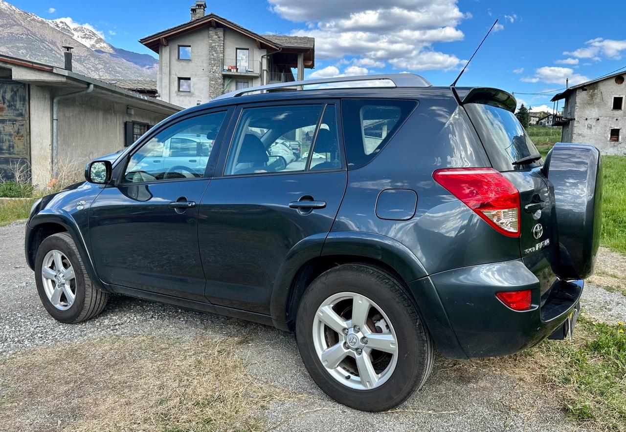 Toyota RAV 4 RAV4 2.2 D-4D 177 CV Luxury