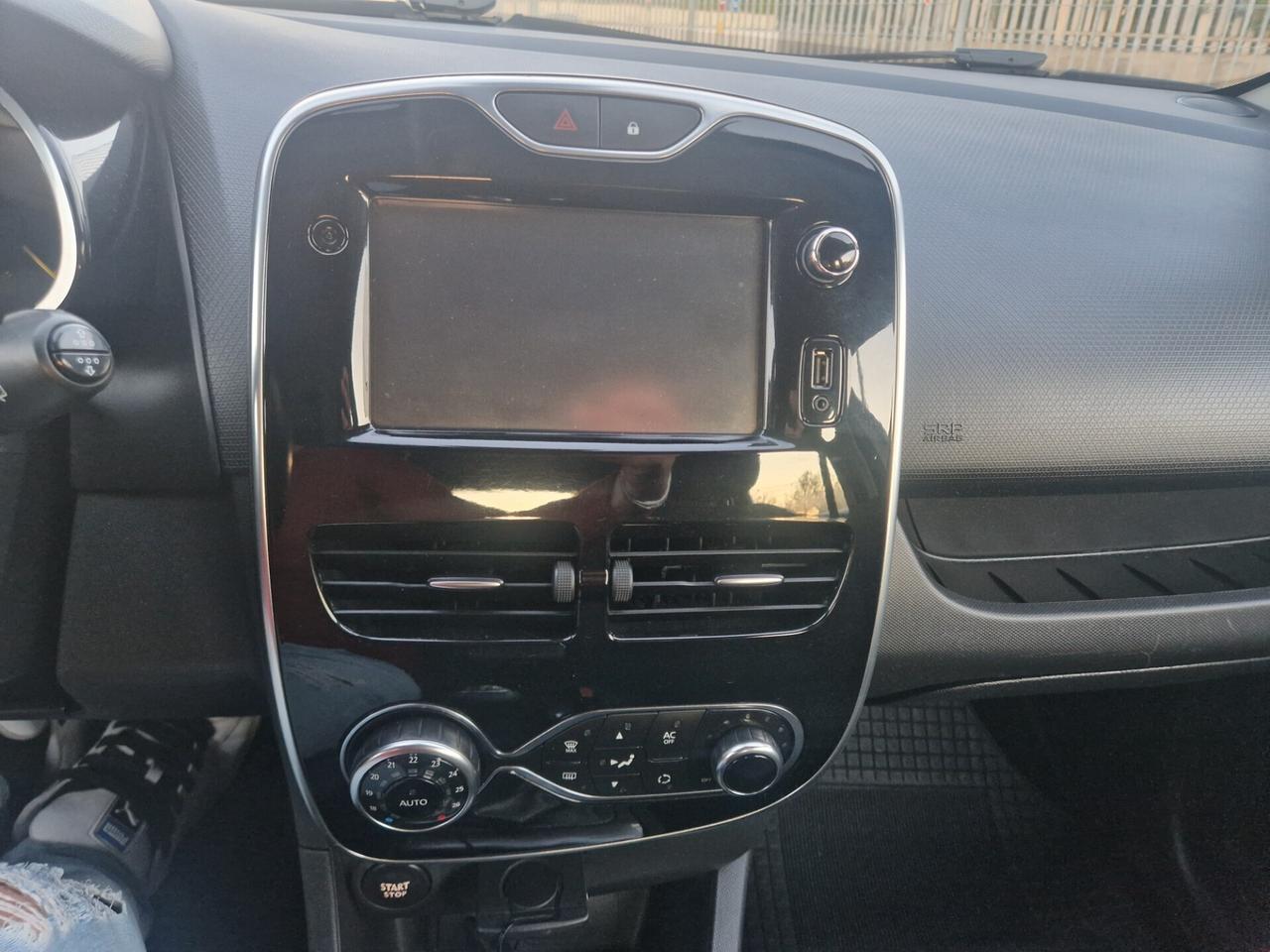 Renault Clio 1.5 dCi 90CV Costume National - 2015