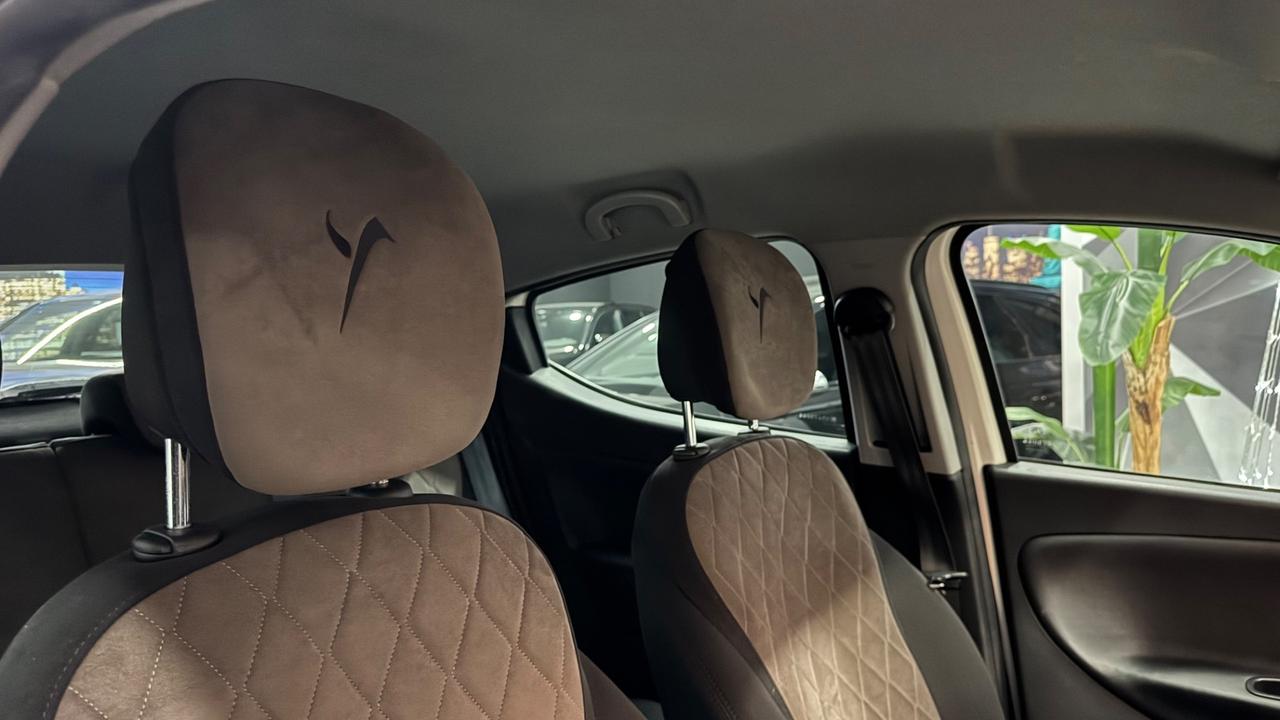 Lancia Ypsilon 1.2 69 CV 5 porte S&S Platinum-43.000 km