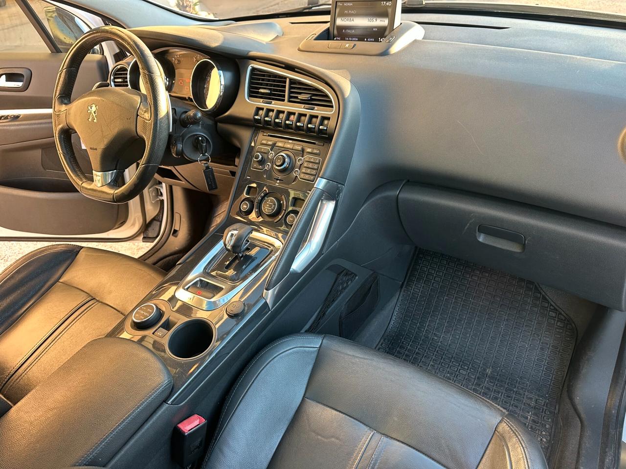 Peugeot 3008 HYbrid4/DIESEL 2012 Stupenda