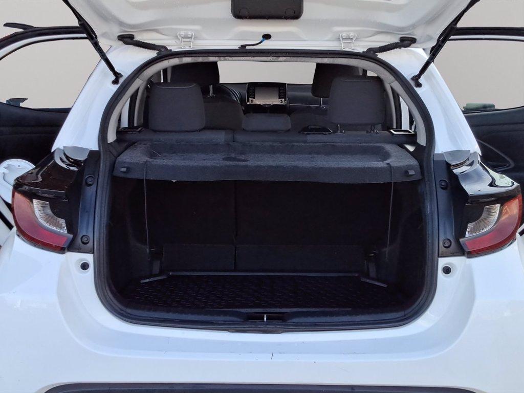 TOYOTA Yaris 1.5h active del 2023