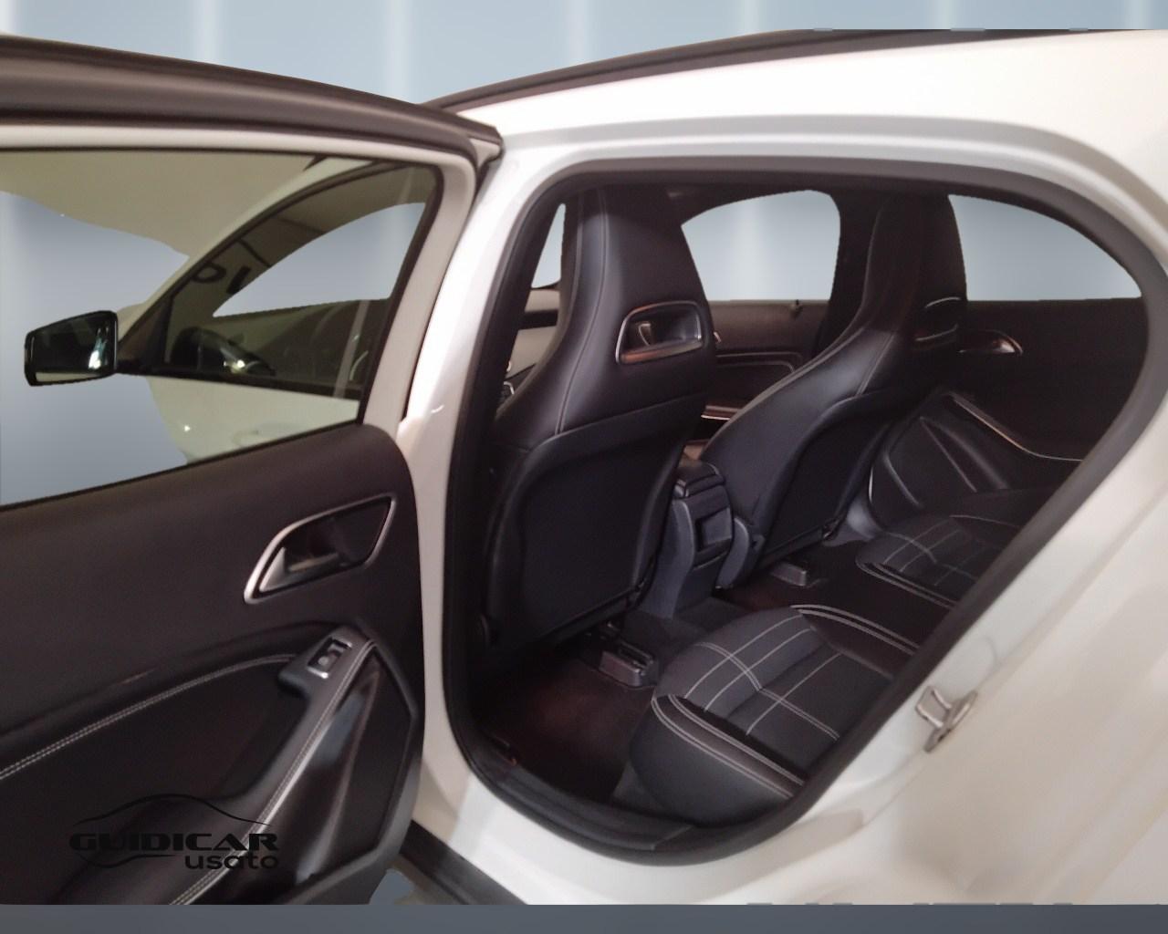 Mercedes-Benz GLA-X156 2014 - GLA 220 d (cdi) Sport 4matic 170cv auto