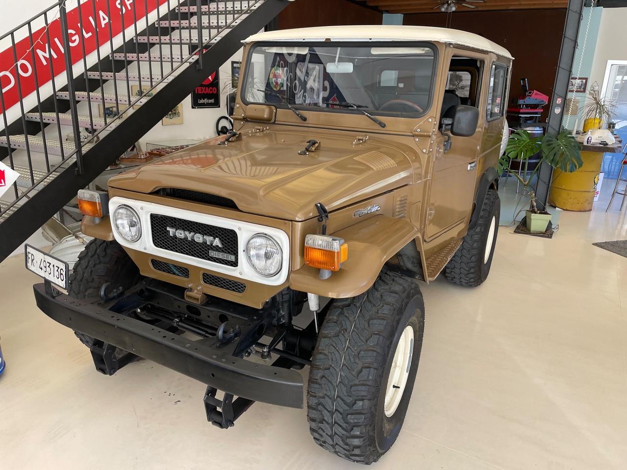 Toyota Land Cruiser BJ 42 3400 diesel 9o cv