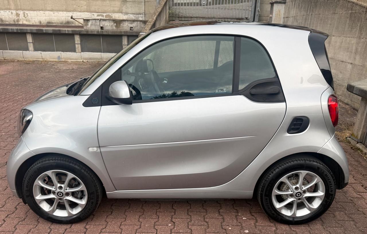 Smart ForTwo EQ Passion TAGLIANDI MERCEDES - PARI AL NUOVO PREZZO REALE, NO OBBLIGO FINANZIAMENTO!!!