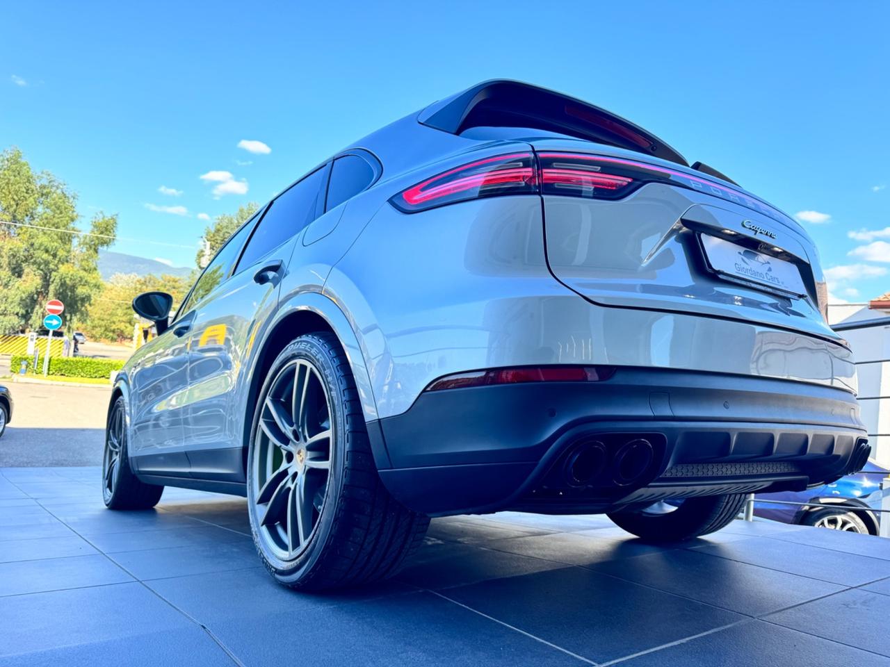 Porsche Cayenne 3.0 V6 E-Hybrid open edition uni pro italia