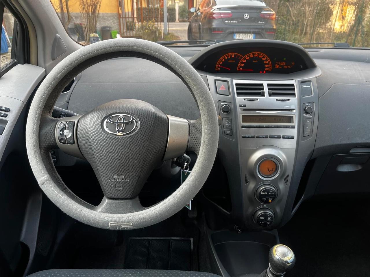 Toyota Yaris 1.0 5 porte Sol