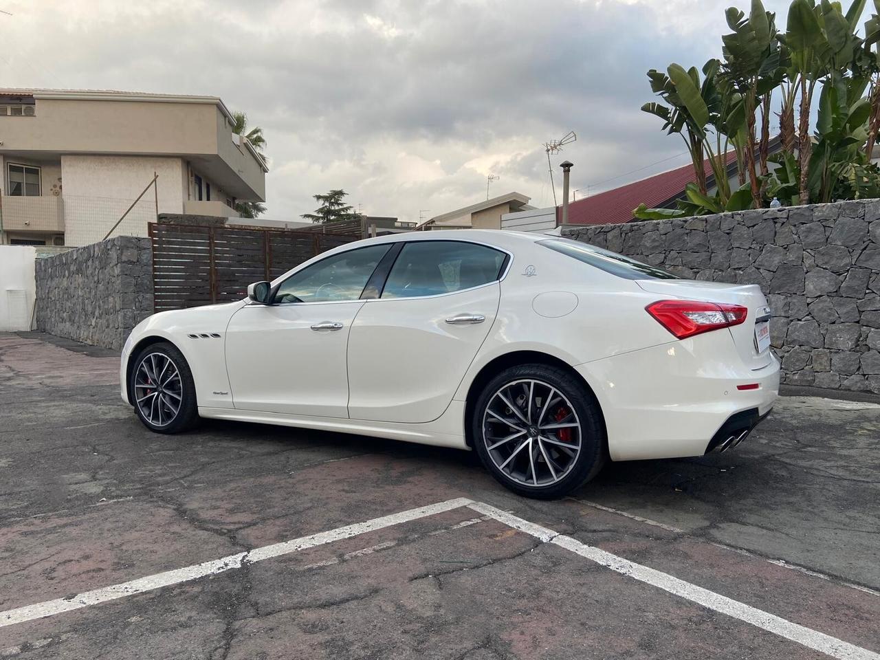 Maserati Ghibli V6 Diesel Gransport