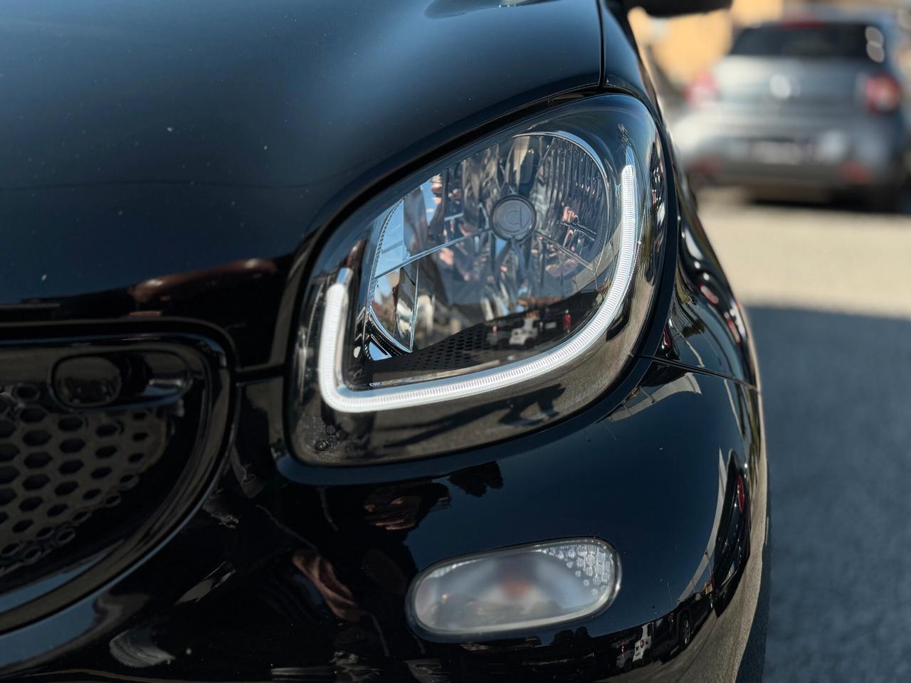 Smart ForFour PASSION LED NAVI KAMERA SENSORI FULL!!