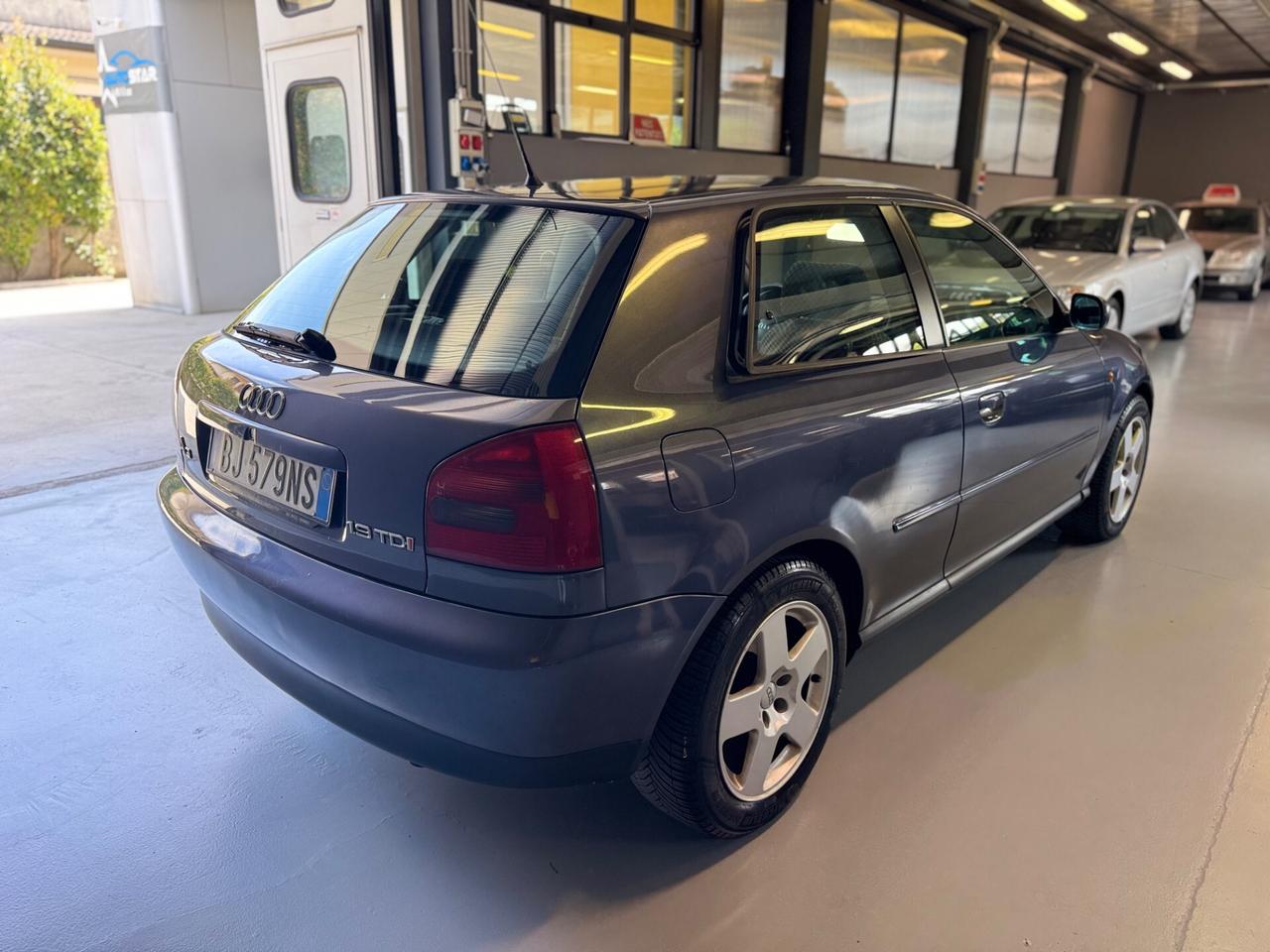 Audi A3 1.9 TDI cat 3p. Attraction