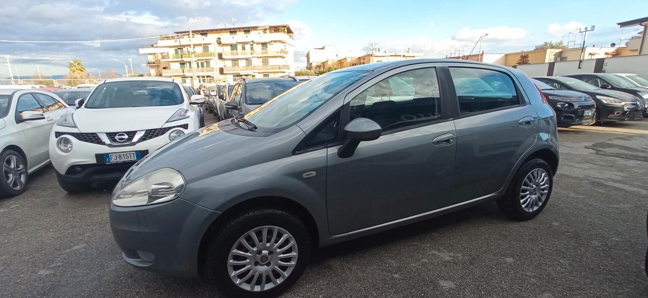 Fiat Grande Punto entra