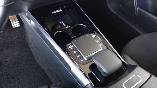 MERCEDES-BENZ GLB 200 d Automatic Premium