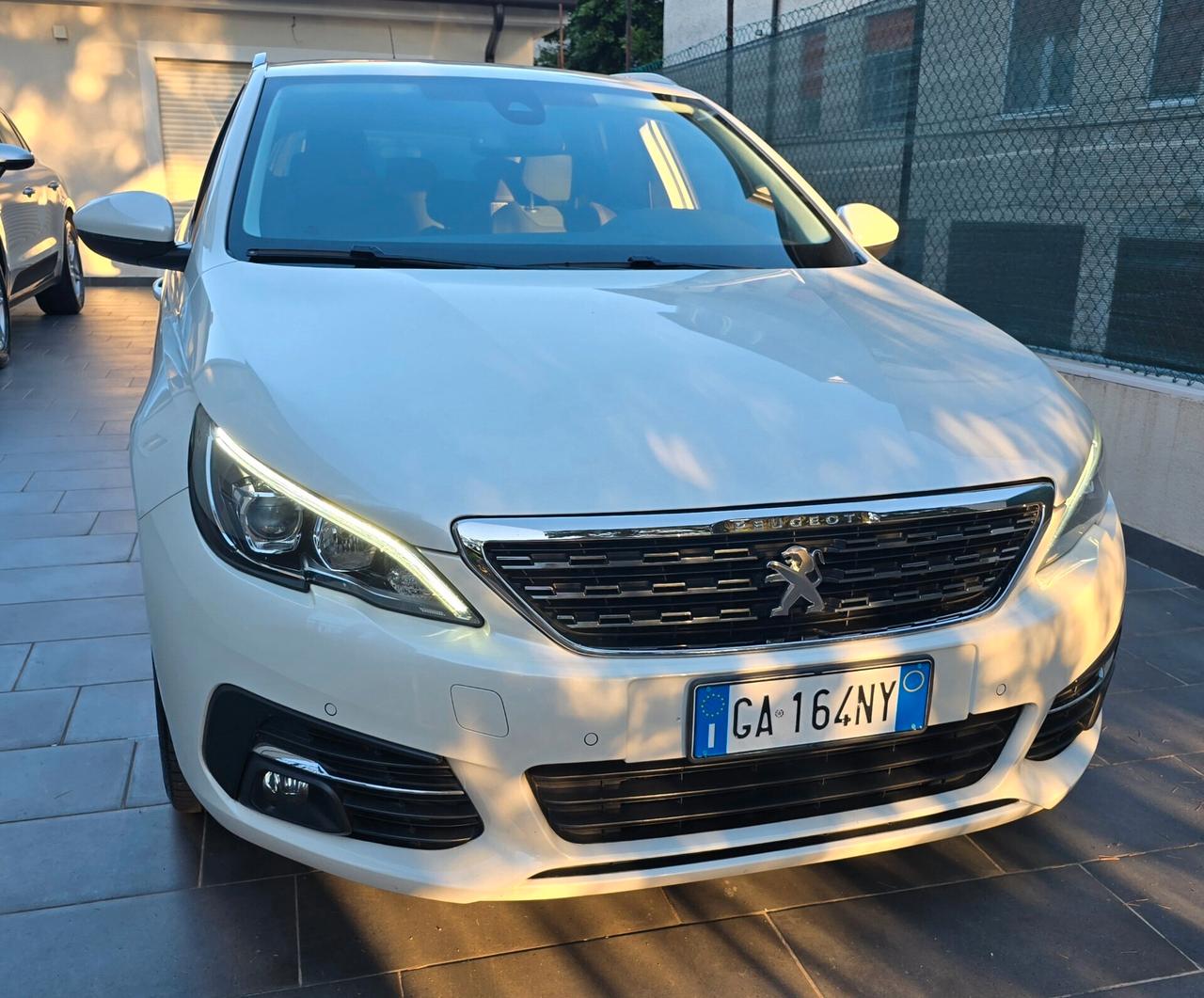 Peugeot 308 BlueHDi 130 S&S SW Allure