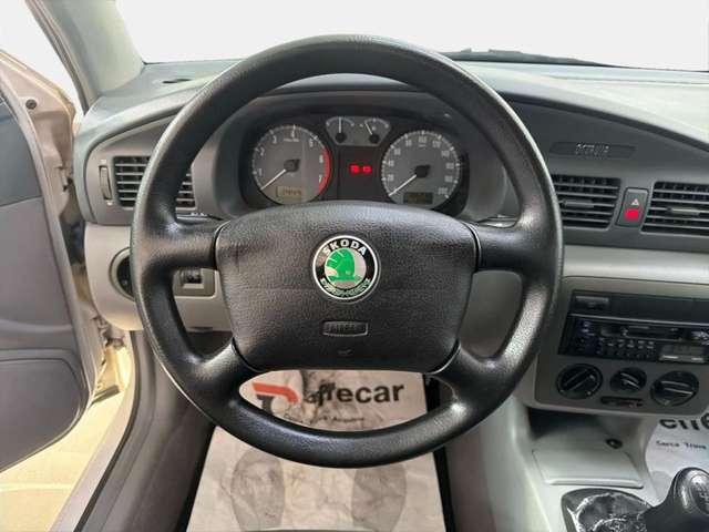 Skoda Octavia 1.6/75 CV cat GLX