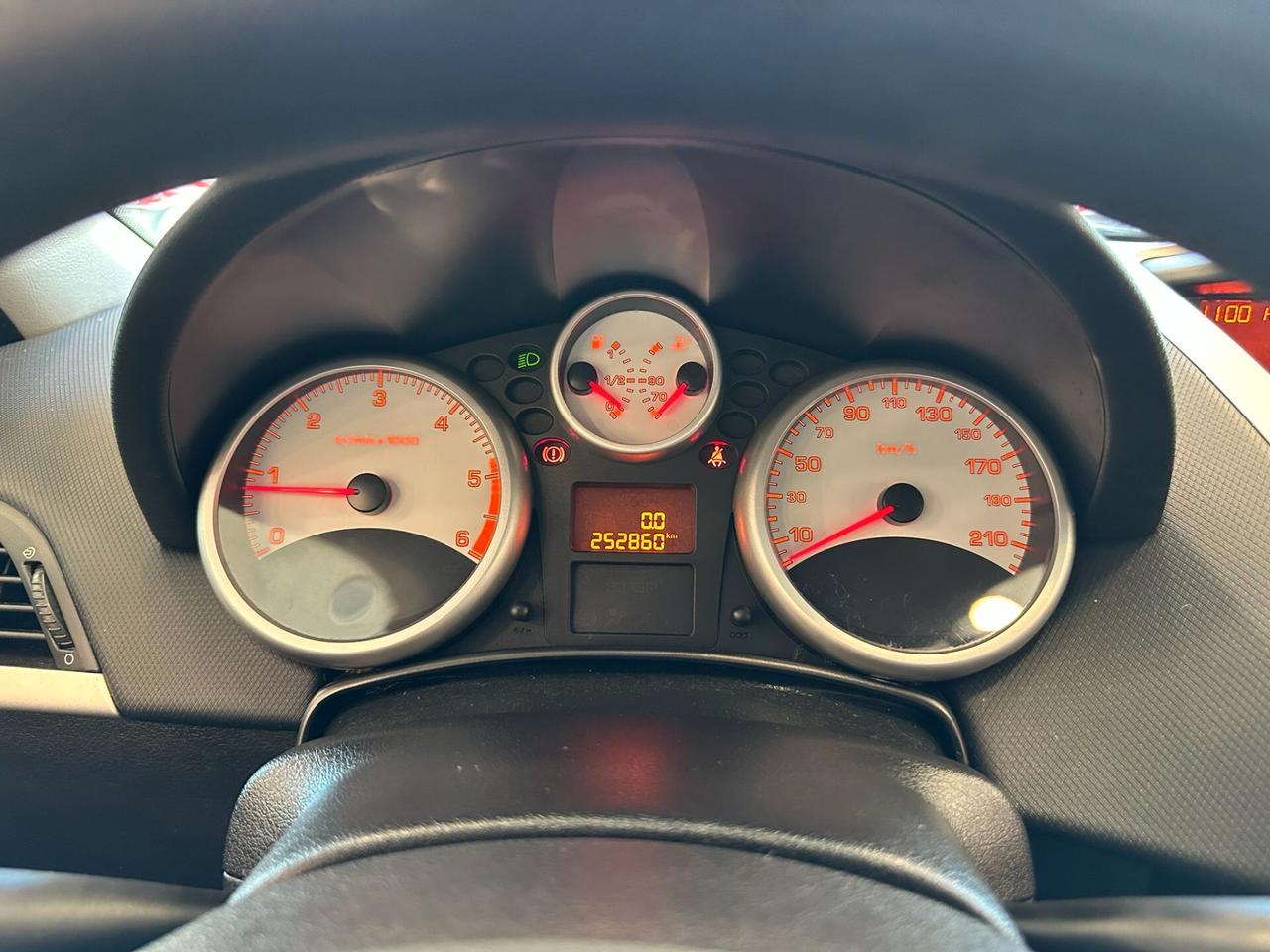 Peugeot 207 1.6 HDi 90CV FAP SW XS Ciel
