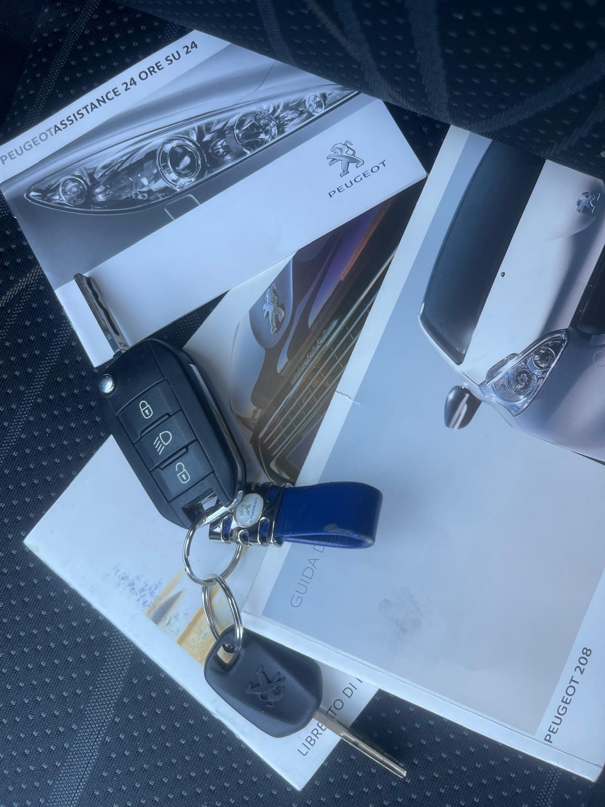 Peugeot 208 1.4 HDi 68 CV 5 porte Allure