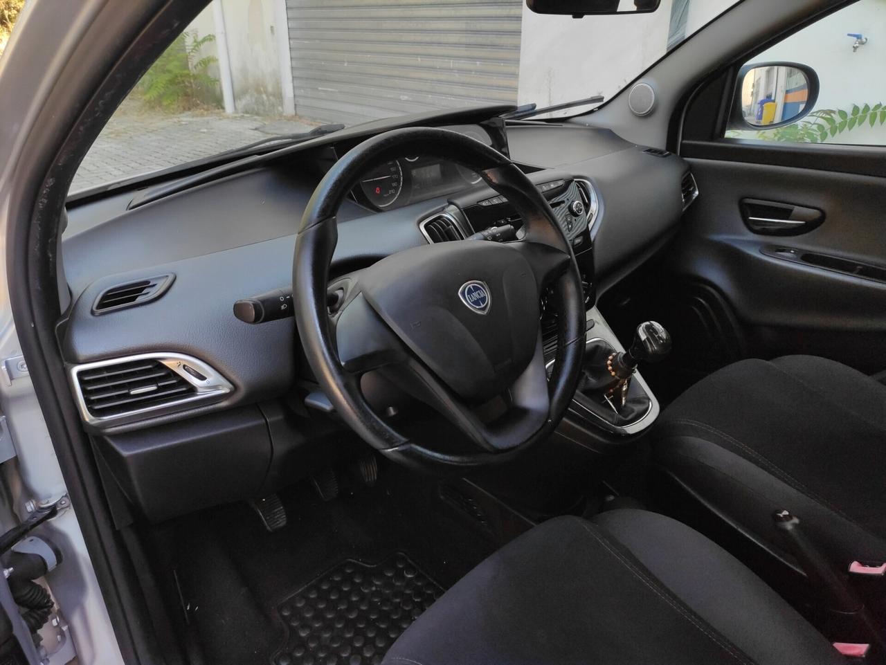 Lancia Ypsilon 1.3 MJT 16V 5 porte
