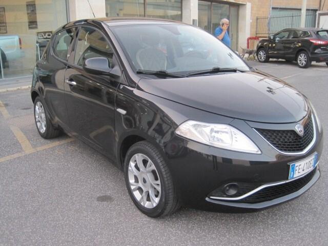 Lancia Ypsilon 1.2 69 CV 5 porte Gold