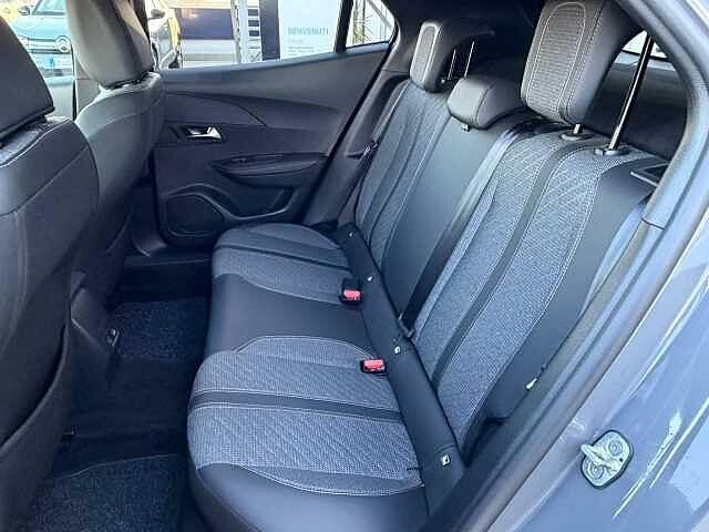 Peugeot 2008 Hybrid 136 e-DCS6 Allure