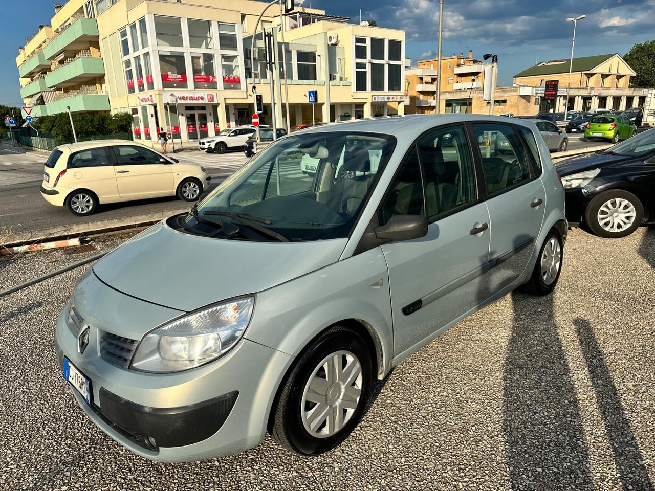 Renault Scénic 1.6 16V Luxe Dynamique metano