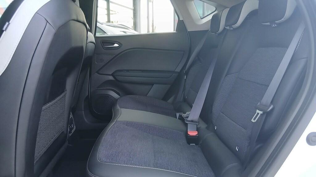 Renault Captur 1.6 Hybrid Techno E-Tech Auto