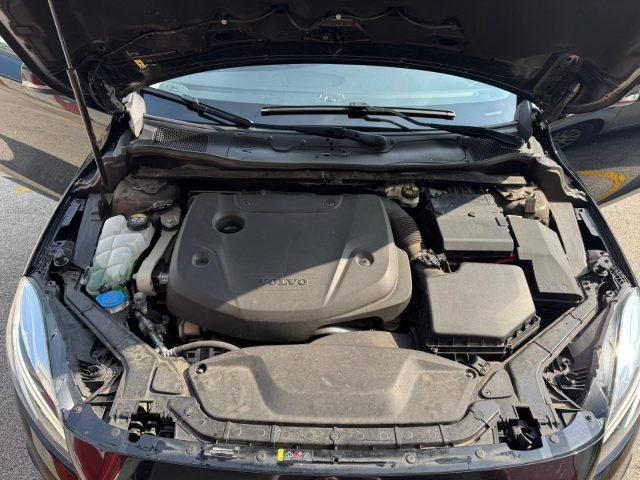 VOLVO V40 Cross Country D2 Business FULL-LED