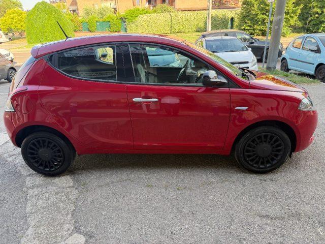 LANCIA Ypsilon 1.0 FireFly 5 porte S&S Hybrid Ecochic Silver