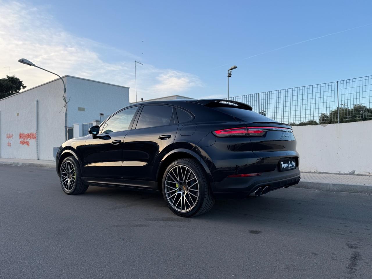 Porsche Cayenne Coupé 3.0 V6 E-Hybrid TETTO,INTERNI in PELLE CARTIER,TELECAMERA ,AAPLE CARPLAY,VIRTUAL COCKPIT