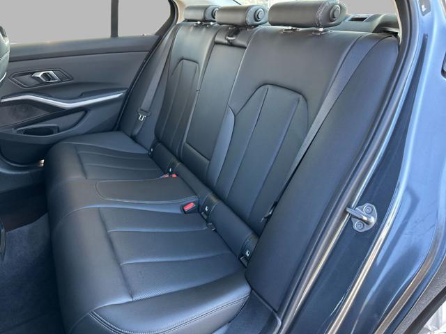 BMW 320 d 48V xDrive Business Advantage
