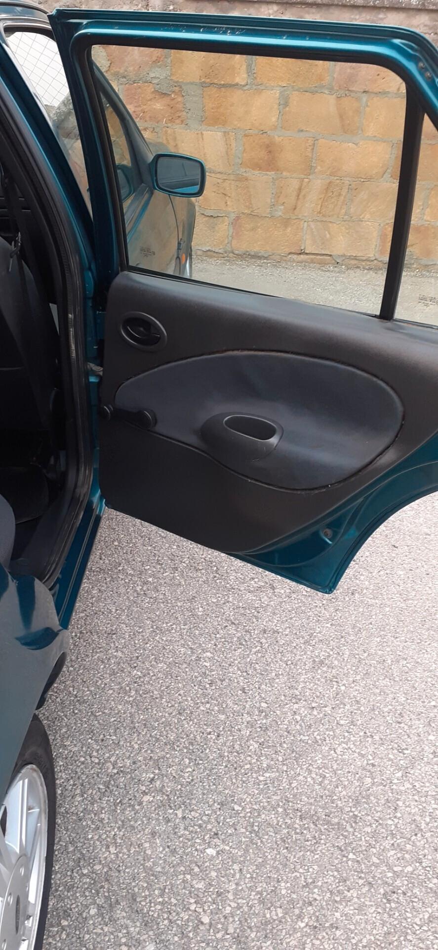 Ford Fiesta 1.2i 16V cat 5 porte Ghia