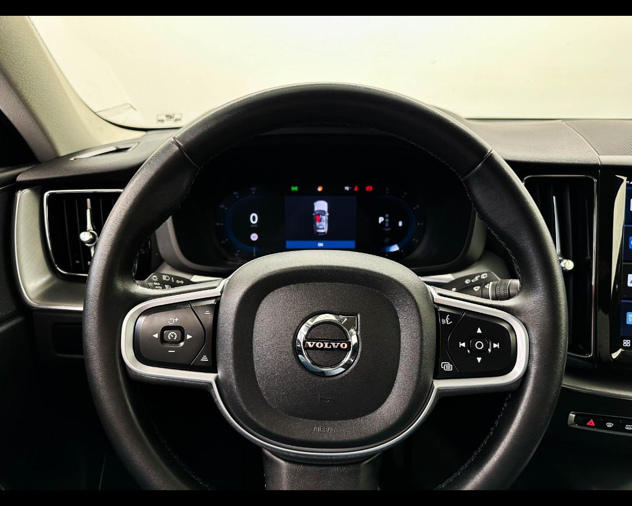 VOLVO XC60 B4 (d) AWD automatico Essential