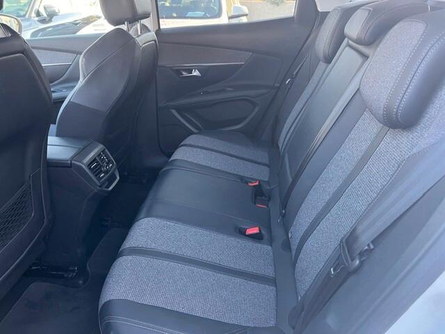Peugeot 3008 BlueHDi 130 S&S EAT8 Active