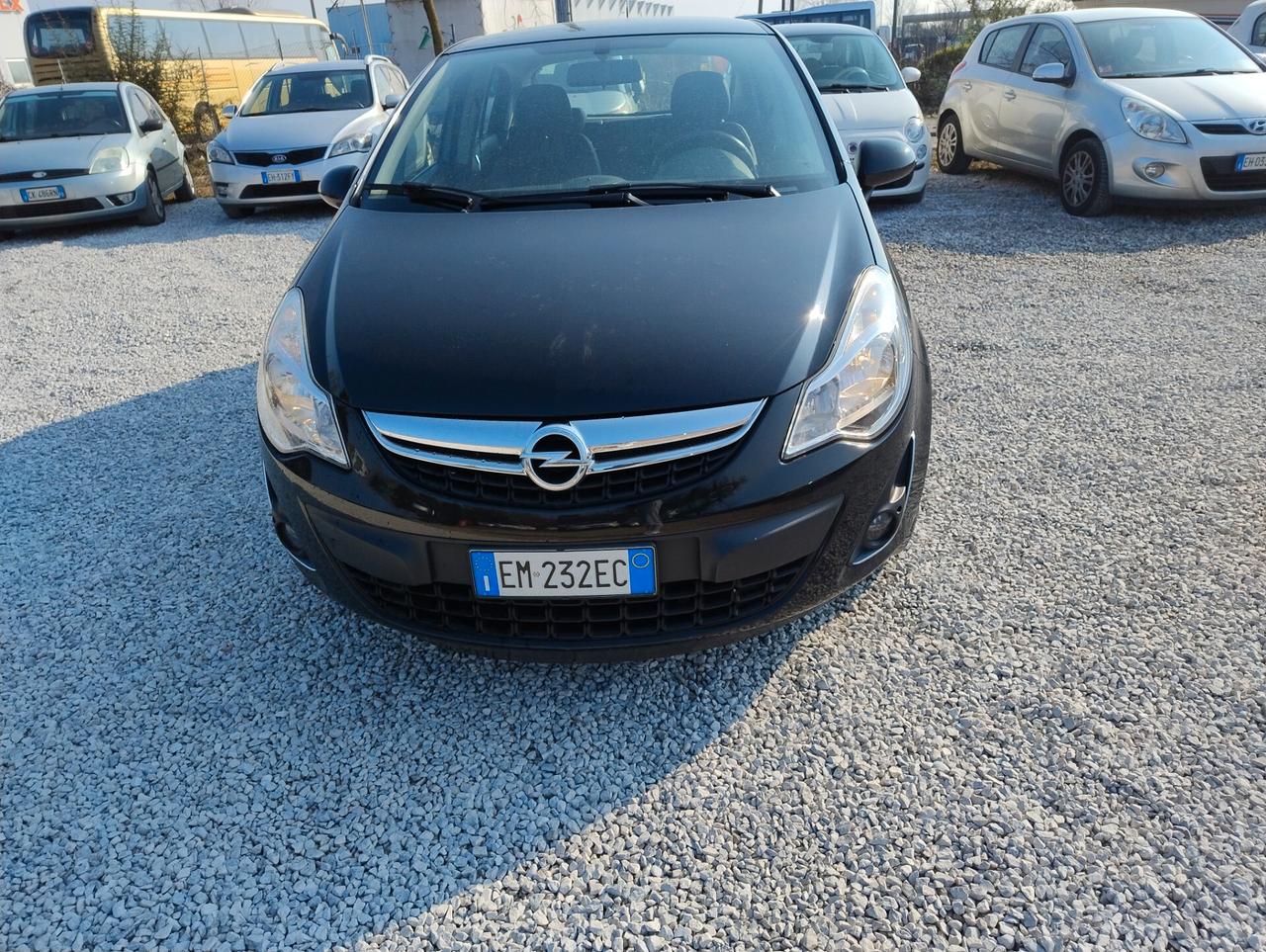 Opel Corsa 1.2 5 porte Sport