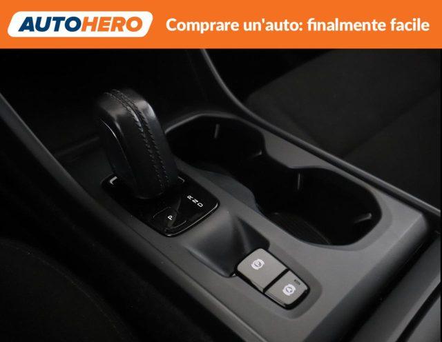 VOLVO XC40 T2 Momentum Pro