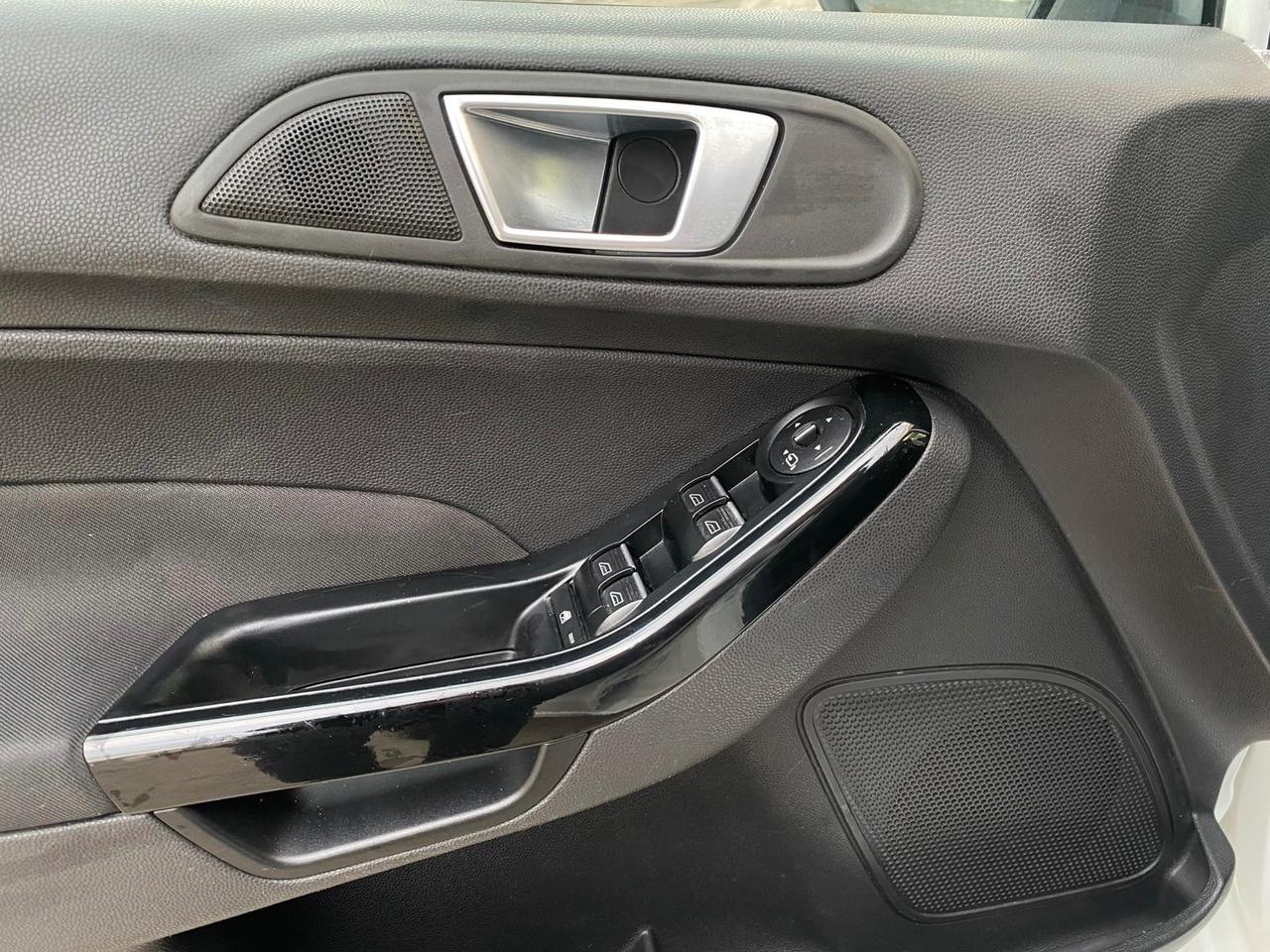 FORD FIESTA 1.6 TDCi 95CV TITANIUM 2015