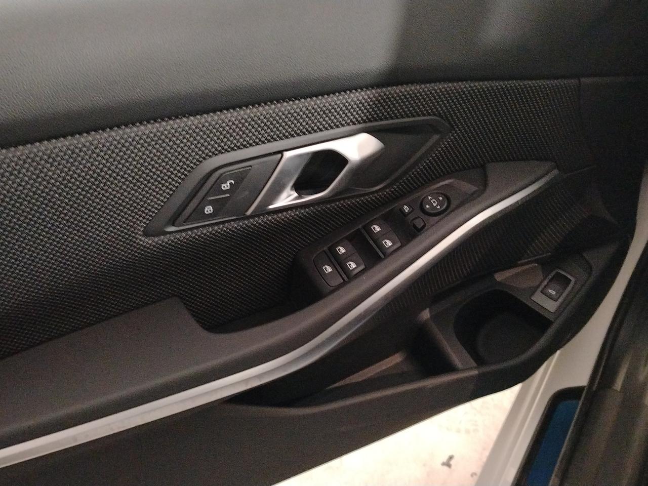 BMW Serie 3 318d Touring 48V