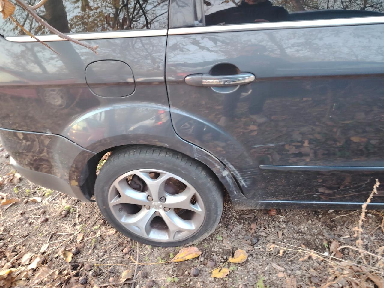 Ford Galaxy 2.0 TDCi 140 CV Ghia DPF