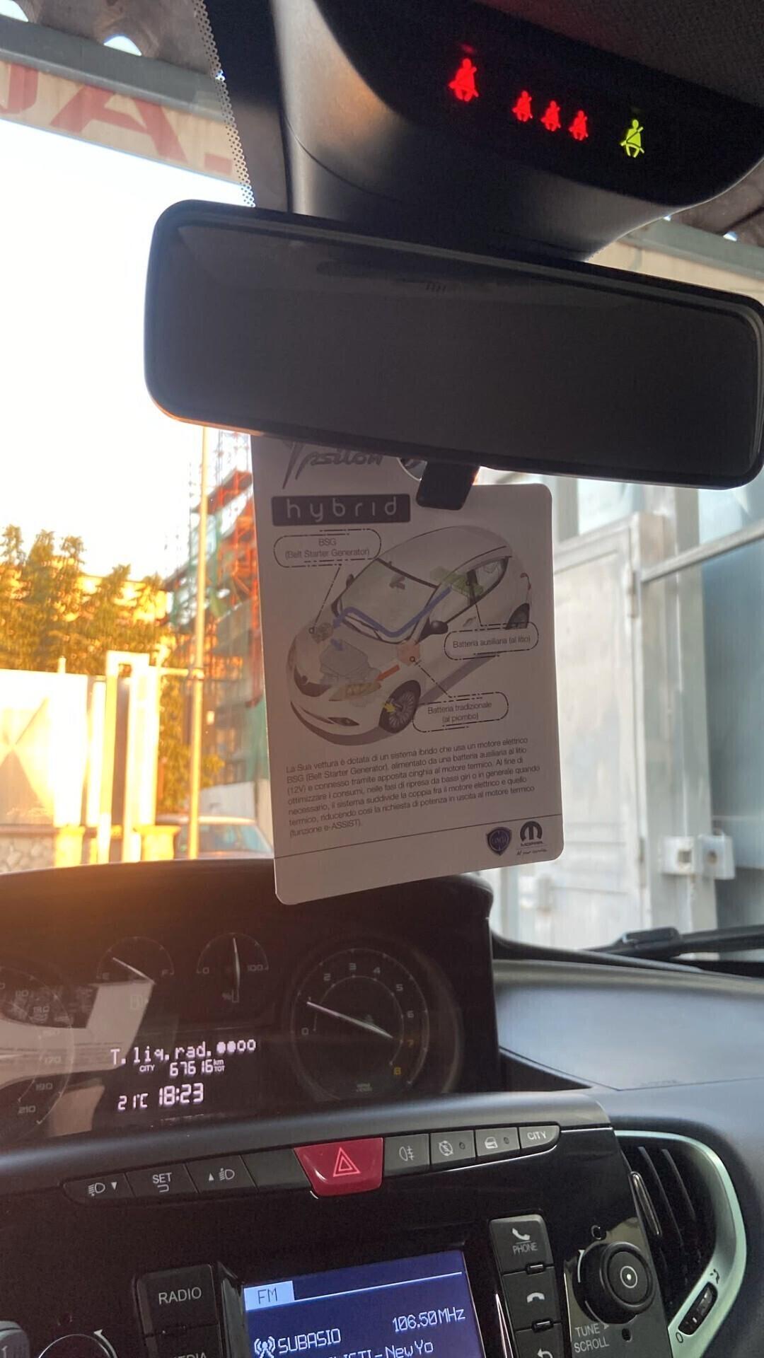 Lancia Ypsilon 1.0 FireFly 5 porte S&S Hybrid Gold