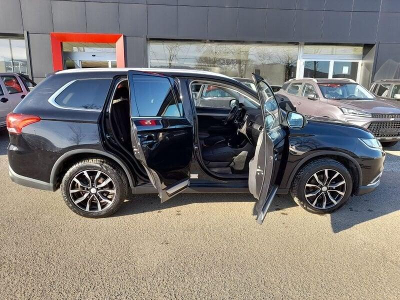 Mitsubishi Outlander Outlander 2.2 DI-D 4WD Intense