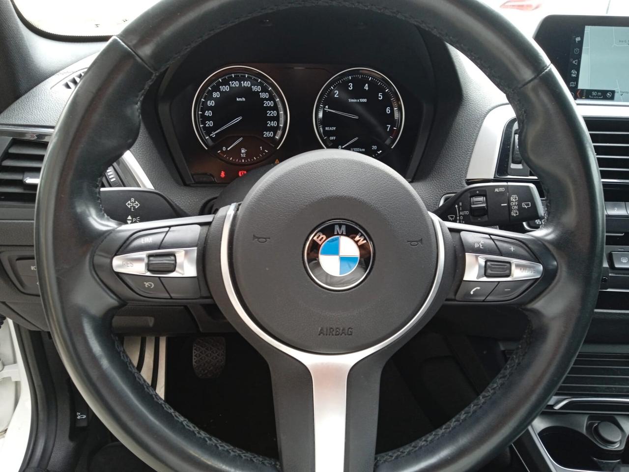 Bmw 118 M SPORT PACK SHADOW 18" SENS PARK DOPPI SEDILI RISCALDATI CRUISE CONTROL NAVY IN ARRIVO OPZIONABILE