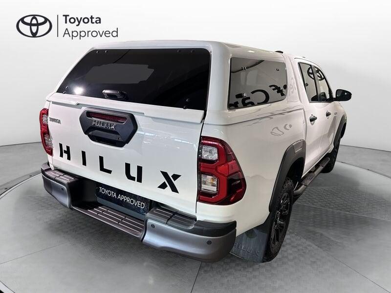 Toyota Hilux Hilux 2.8 D A/T 4WD 4 porte Double Cab Invincible + COPERTURA HARD TOP